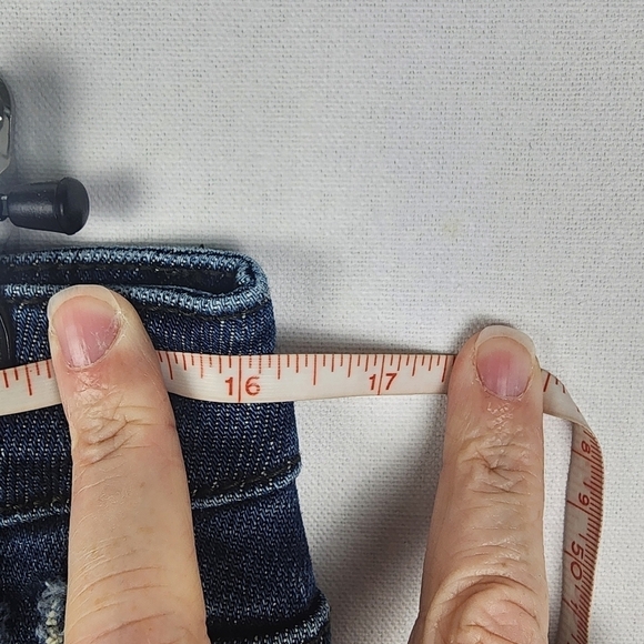 Judy Blue Distressed Boyfriend Fit Red Plaid Underlay Relaxed Holiday Size 30 - Picture 6 of 7